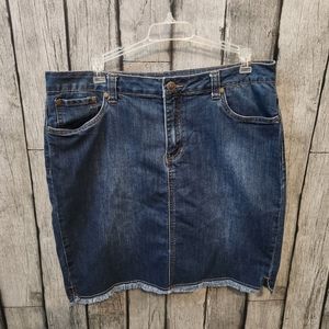 Baccini Knee Length‎ Denim Skirt with Fringe Bottom